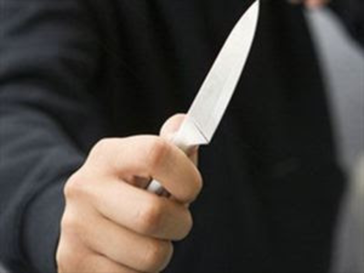 Αμαλιάδα: Τον μαχαίρωσε στη μέση του δρόμου! | Newsit.gr Αμαλιάδα: Τον μαχαίρωσε στη μέση του δρόμου! | Newsit.gr