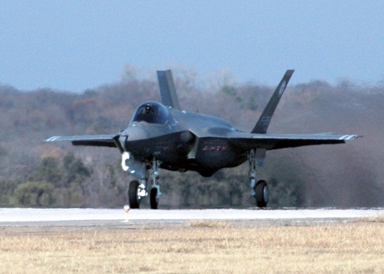Καθηλωμένα τα F-35 – Το Πεντάγωνο εντόπισε ρωγμή στο πτερύγιο | Newsit.gr Καθηλωμένα τα F-35 – Το Πεντάγωνο εντόπισε ρωγμή στο πτερύγιο | Newsit.gr