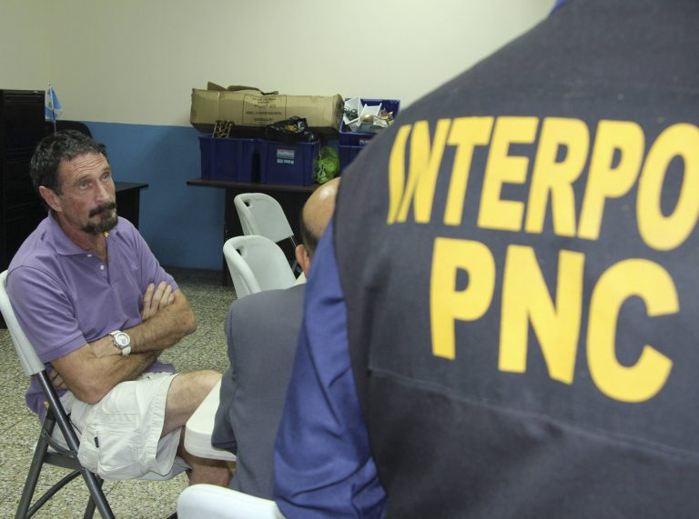 Έπιασαν τον ιδρυτή της McAfee στη Γουατεμάλα | Newsit.gr Έπιασαν τον ιδρυτή της McAfee στη Γουατεμάλα | Newsit.gr