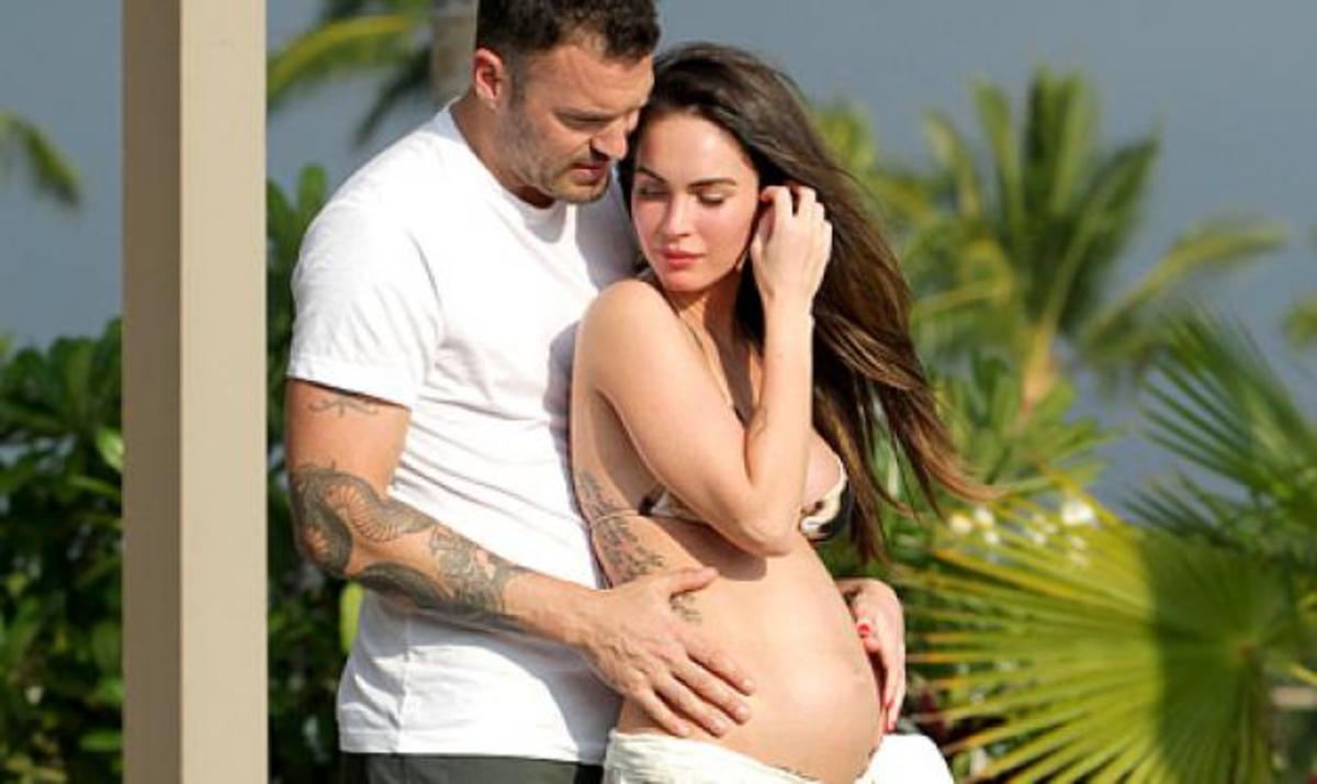 Megan Fox: Ποζάρει στην αγκαλιά του συζύγου της με μαγιό και φουσκωμένη κοιλίτσα! | Newsit.gr Megan Fox: Ποζάρει στην αγκαλιά του συζύγου της με μαγιό και φουσκωμένη κοιλίτσα! | Newsit.gr