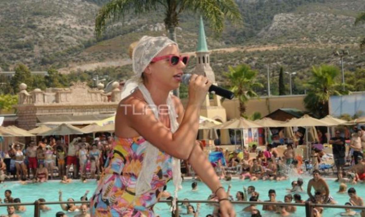 Vegas- Τσαλίκης: Ξεφάντωμα στις νεροτσουλήθρες! Φωτογραφίες | Newsit.gr Vegas- Τσαλίκης: Ξεφάντωμα στις νεροτσουλήθρες! Φωτογραφίες | Newsit.gr
