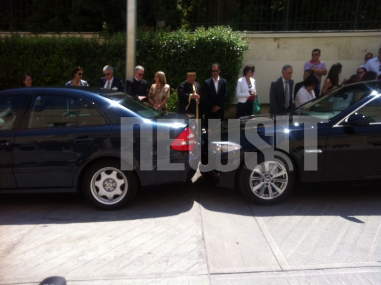 Τα… έσπασαν από την ορκωμοσία! – Tρακάρισμα στο προαύλιο της Βουλής | Newsit.gr Τα… έσπασαν από την ορκωμοσία! – Tρακάρισμα στο προαύλιο της Βουλής | Newsit.gr