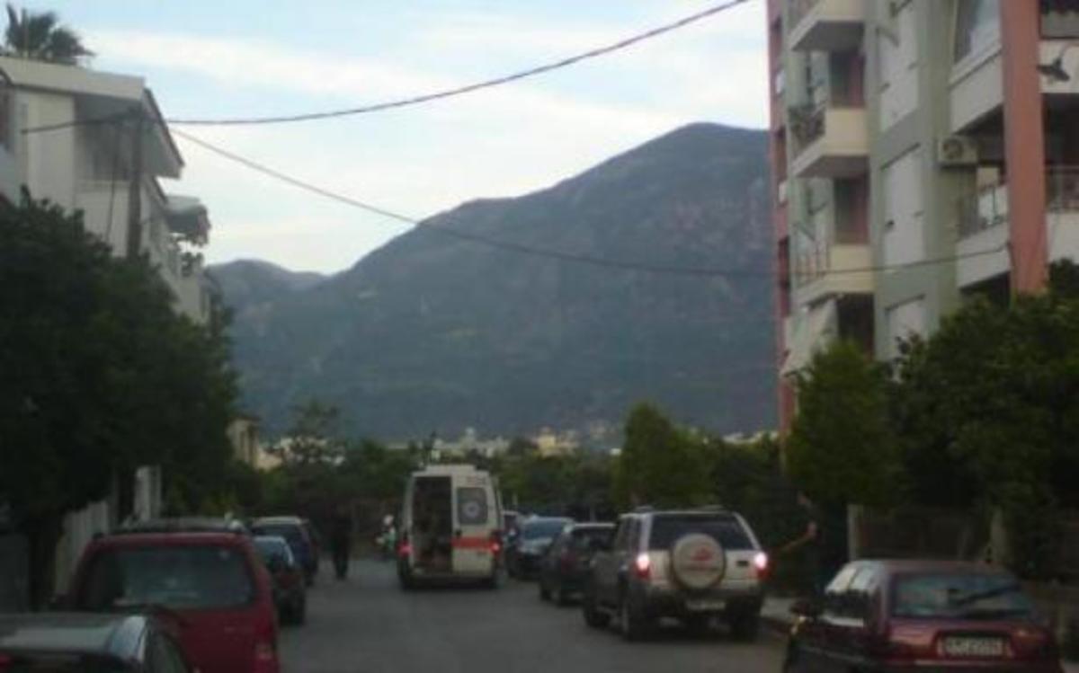 Καλαμάτα: Στο νοσοκομείο ληστής και αστυνομικοί, μετά από άγριο πιστολίδι -Φωτό και βίντεο! | Newsit.gr Καλαμάτα: Στο νοσοκομείο ληστής και αστυνομικοί, μετά από άγριο πιστολίδι -Φωτό και βίντεο! | Newsit.gr
