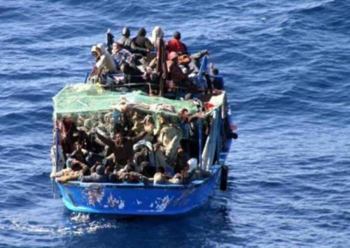 Εντοπίστηκε σκάφος με 58 παράνομους μετανάστες | Newsit.gr Εντοπίστηκε σκάφος με 58 παράνομους μετανάστες | Newsit.gr