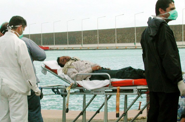 Άγρια συμπλοκή μεταξύ μεταναστών στο λιμάνι της Ηγουμενίτσας | Newsit.gr Άγρια συμπλοκή μεταξύ μεταναστών στο λιμάνι της Ηγουμενίτσας | Newsit.gr
