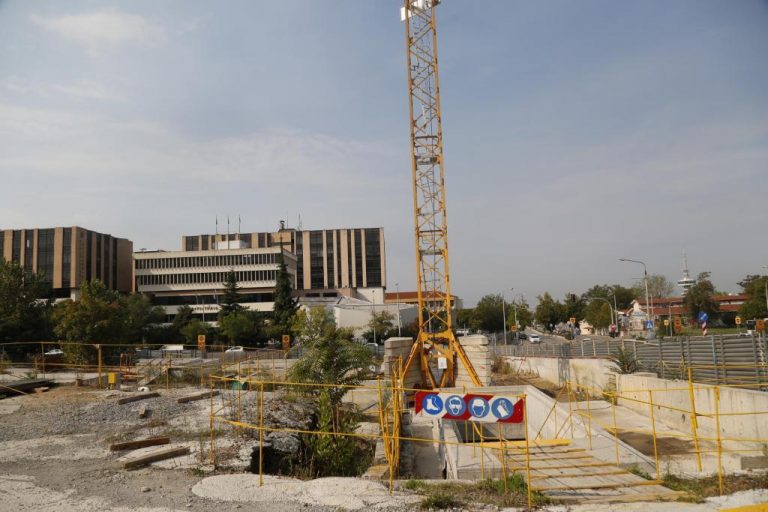 Θεσσαλονίκη: Με 20 ποιήματα θα «ντυθεί» αύριο εργοτάξιο του Μετρό | Newsit.gr Θεσσαλονίκη: Με 20 ποιήματα θα «ντυθεί» αύριο εργοτάξιο του Μετρό | Newsit.gr