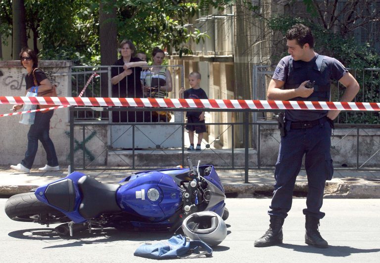 Θεσσαλονίκη: Παρέσυρε και εγκατέλειψε 27χρονο | Newsit.gr Θεσσαλονίκη: Παρέσυρε και εγκατέλειψε 27χρονο | Newsit.gr