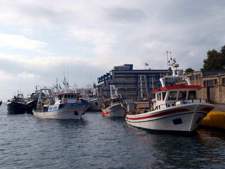 N.Μηχανιώνα: Δεν κάνουν πίσω οι αλιεργάτες… | Newsit.gr N.Μηχανιώνα: Δεν κάνουν πίσω οι αλιεργάτες… | Newsit.gr