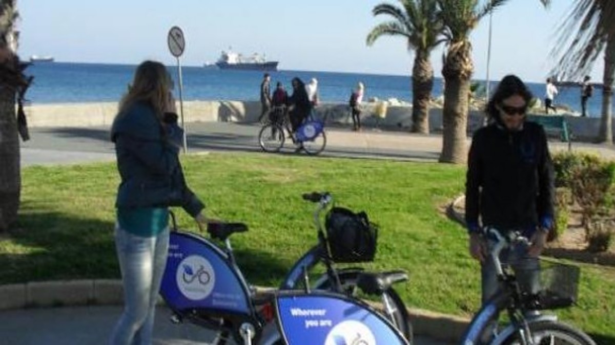 Ληστεία για όσκαρ – Της άρπαξε τα λεφτά παριστάνοντας τον αστυνομικό | Newsit.gr Ληστεία για όσκαρ – Της άρπαξε τα λεφτά παριστάνοντας τον αστυνομικό | Newsit.gr