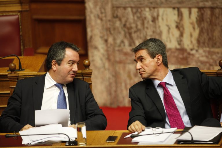 Λοβέρδος-Μόσιαλος…συμμαχία | Newsit.gr Λοβέρδος-Μόσιαλος…συμμαχία | Newsit.gr
