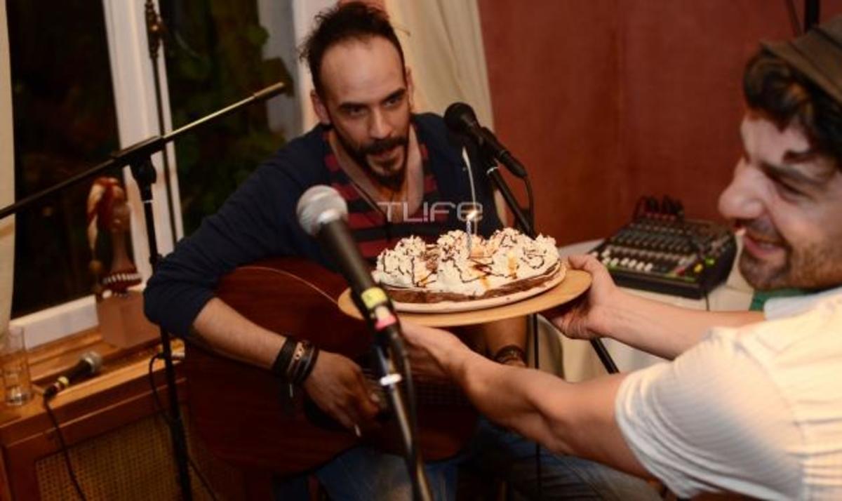 Π. Μουζουράκης: Το πάρτυ – έκπληξη για τα γενέθλιά του! Δες ποιοι βρέθηκαν εκεί | Newsit.gr Π. Μουζουράκης: Το πάρτυ – έκπληξη για τα γενέθλιά του! Δες ποιοι βρέθηκαν εκεί | Newsit.gr