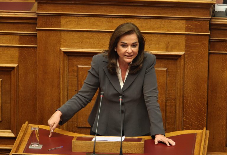 Βέλη σε ΠΑΣΟΚ και Ν.Δ. για ακέφαλες ανεξάρτητες αρχές | Newsit.gr Βέλη σε ΠΑΣΟΚ και Ν.Δ. για ακέφαλες ανεξάρτητες αρχές | Newsit.gr