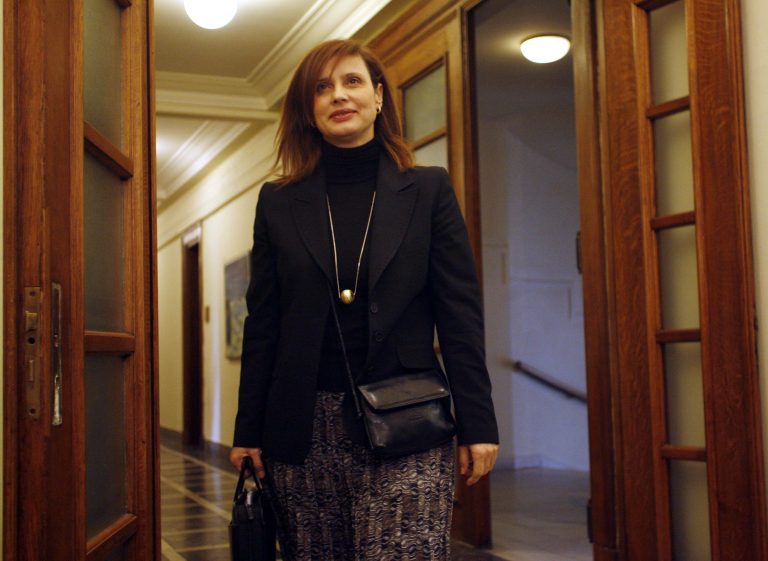 Επεισοδιακή ομιλία της Μπατζελή στο Βόλο | Newsit.gr Επεισοδιακή ομιλία της Μπατζελή στο Βόλο | Newsit.gr