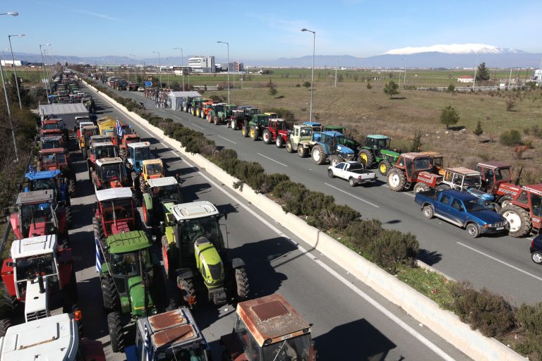 Νέο ραντεβού για τη Δευτέρα δίνουν οι αγρότες | Newsit.gr Νέο ραντεβού για τη Δευτέρα δίνουν οι αγρότες | Newsit.gr