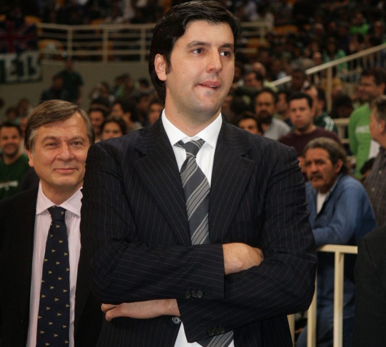 Επίθεση στον Μποντιρόγκα από οπαδούς του Ολυμπιακού | Newsit.gr Επίθεση στον Μποντιρόγκα από οπαδούς του Ολυμπιακού | Newsit.gr