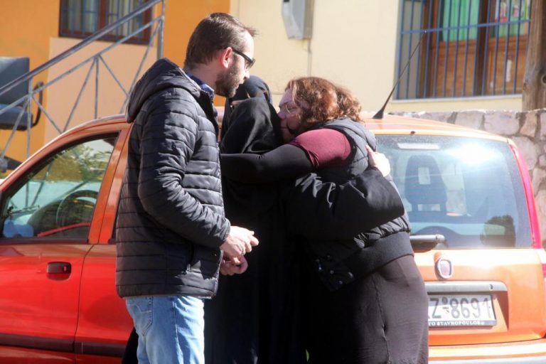 Πτώση ελικοπτέρου: Απαρηγόρητη η έγκυος σύζυγος του ενός χειριστή! Εικόνες από το σπίτι της στο Ναύπλιο – ΦΩΤΟ | Newsit.gr Πτώση ελικοπτέρου: Απαρηγόρητη η έγκυος σύζυγος του ενός χειριστή! Εικόνες από το σπίτι της στο Ναύπλιο – ΦΩΤΟ | Newsit.gr