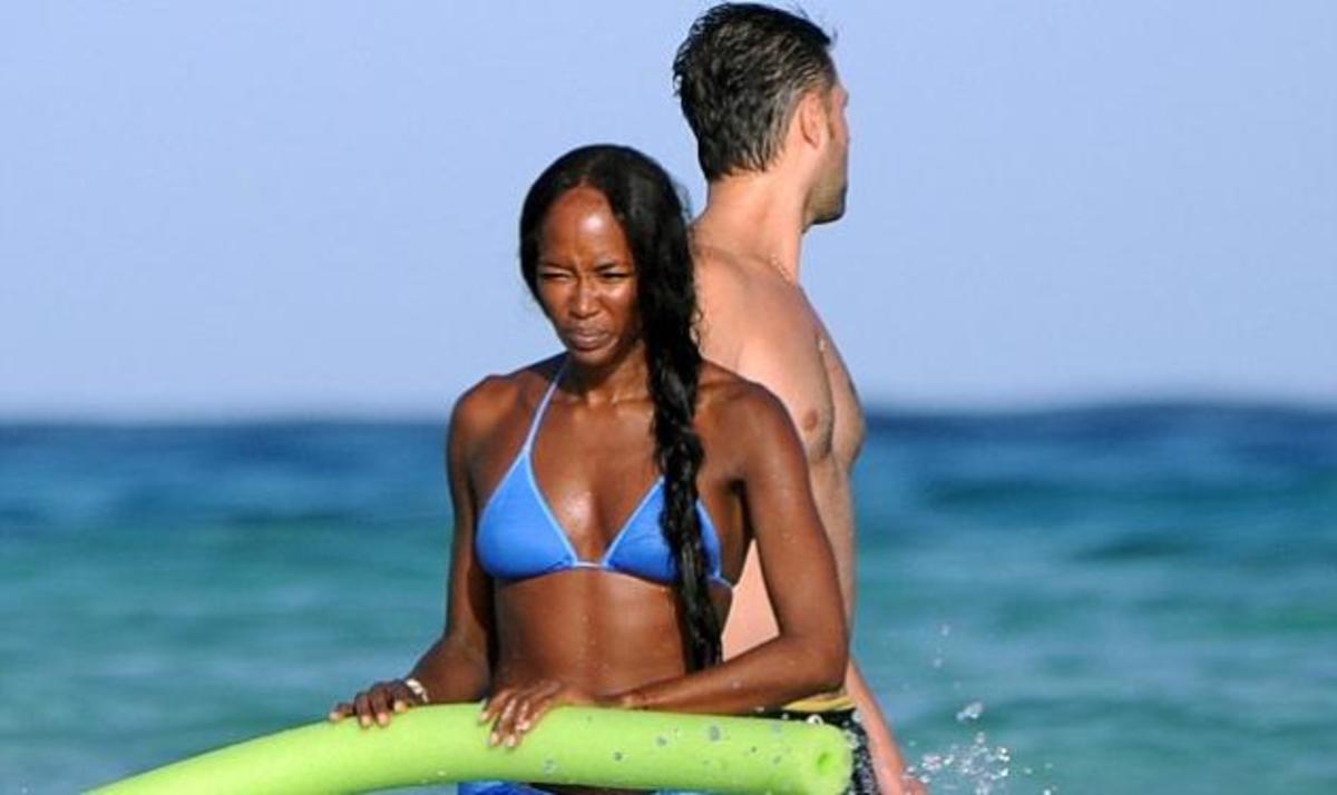 Η Naomi Campbell κάνει διακοπές και δείχνει το απόλυτα σέξι σώμα της! | Newsit.gr Η Naomi Campbell κάνει διακοπές και δείχνει το απόλυτα σέξι σώμα της! | Newsit.gr