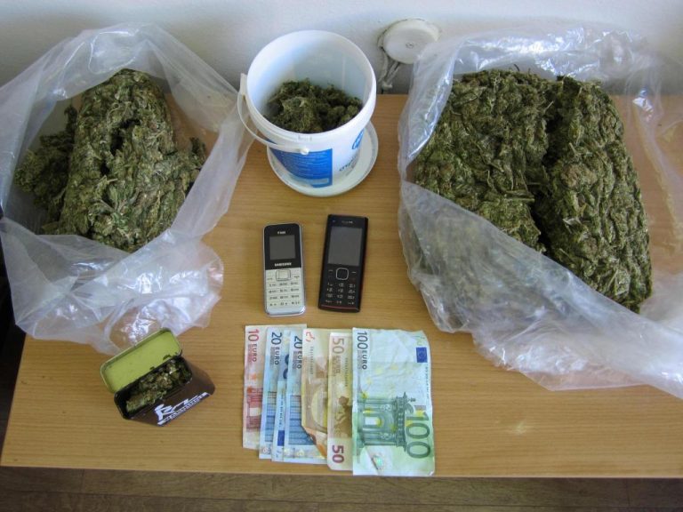 Κάτω Αχαΐα: Στα χέρια της αστυνομίας ο 31χρονος που πούλαγε χασίς στην περιοχή | Newsit.gr Κάτω Αχαΐα: Στα χέρια της αστυνομίας ο 31χρονος που πούλαγε χασίς στην περιοχή | Newsit.gr