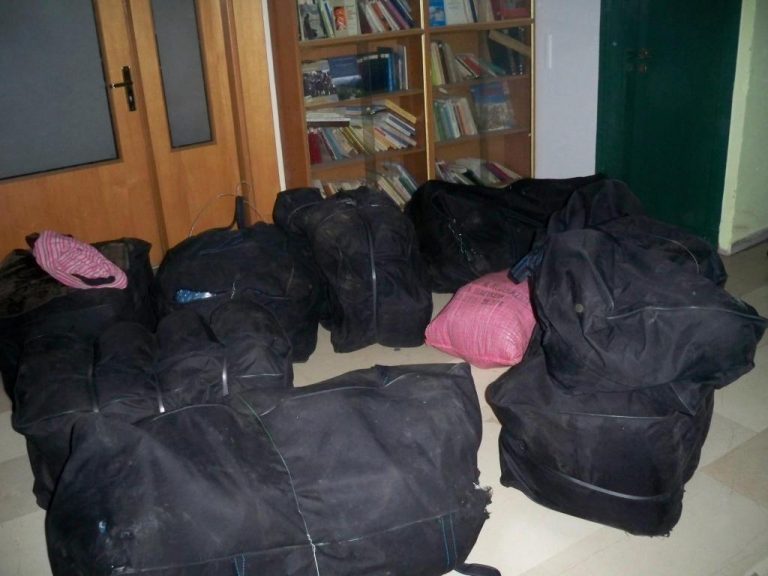 Ιωάννινα: Τους έπιασαν με πάνω από 270 κιλά χασίς! ΦΩΤΟ | Newsit.gr Ιωάννινα: Τους έπιασαν με πάνω από 270 κιλά χασίς! ΦΩΤΟ | Newsit.gr