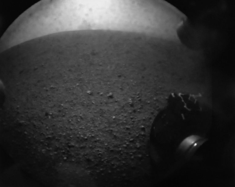 Οι πρώτες φωτογραφίες από τον Άρη – Το Curiosity ψάχνει ίχνη ζωής! | Newsit.gr Οι πρώτες φωτογραφίες από τον Άρη – Το Curiosity ψάχνει ίχνη ζωής! | Newsit.gr