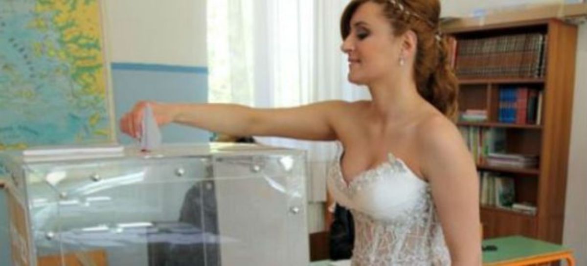 Καρδίτσα:Στην κάλπη με το νυφικό – Αποθεώθηκε η όμορφη νύφη! | Newsit.gr Καρδίτσα:Στην κάλπη με το νυφικό – Αποθεώθηκε η όμορφη νύφη! | Newsit.gr