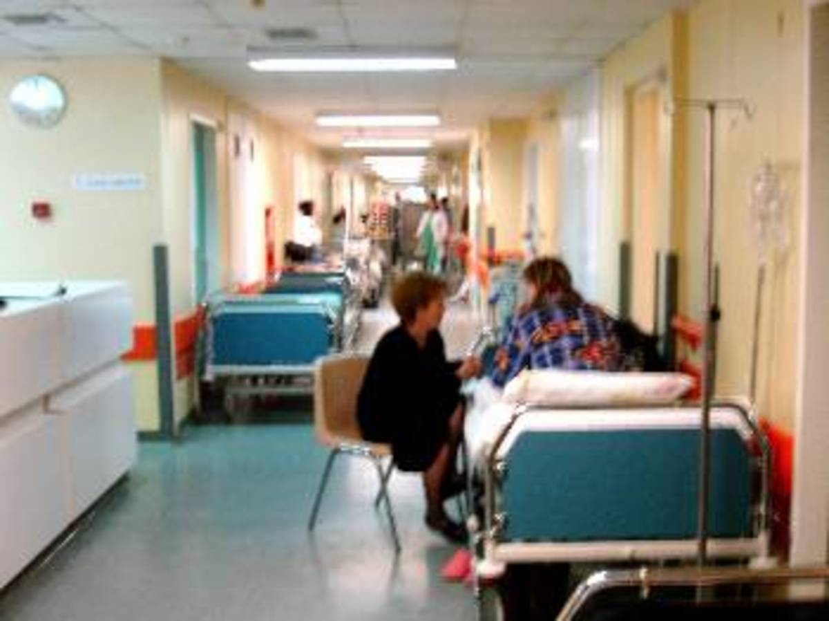 Κράτησαν ενέχυρο τα κινητά της για να εξετάσουν τη μητέρα της! | Newsit.gr Κράτησαν ενέχυρο τα κινητά της για να εξετάσουν τη μητέρα της! | Newsit.gr