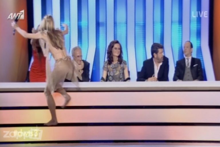 Η Ντορέττα Παπαδημητρίου σκαρφάλωσε στην επιτροπή του Dancing! | Newsit.gr Η Ντορέττα Παπαδημητρίου σκαρφάλωσε στην επιτροπή του Dancing! | Newsit.gr