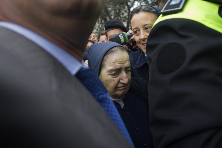 Καλόγρια σε κύκλωμα κλοπής βρεφών και παράνομων υιοθεσιών | Newsit.gr Καλόγρια σε κύκλωμα κλοπής βρεφών και παράνομων υιοθεσιών | Newsit.gr
