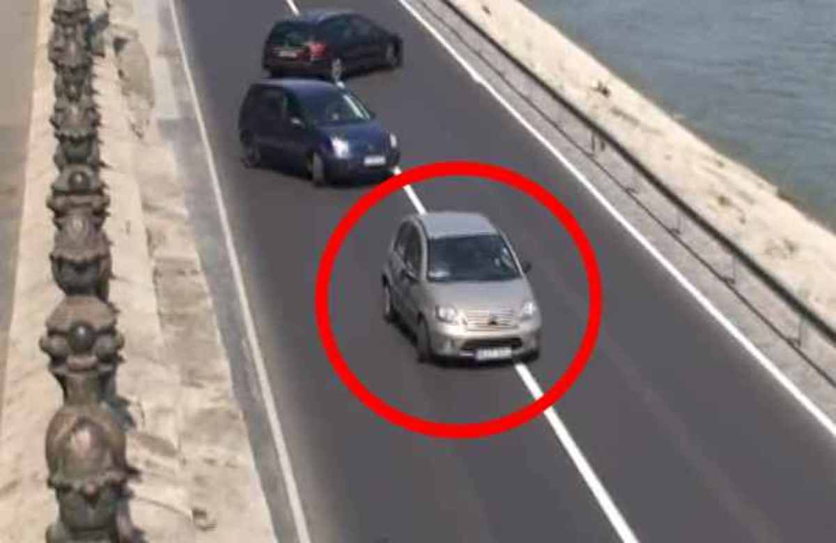 Γυναίκα οδηγός κάνει απόπειρα επί τόπου στροφής – Νυχτα πήρε το δίπλωμα! | Newsit.gr Γυναίκα οδηγός κάνει απόπειρα επί τόπου στροφής – Νυχτα πήρε το δίπλωμα! | Newsit.gr
