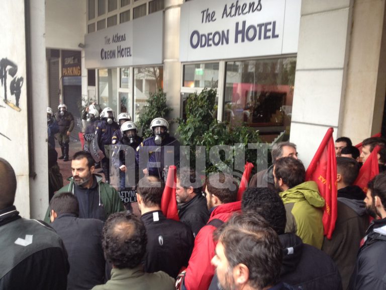 Οικοδόμοι απέκλεισαν το υπουργείο Εργασίας | Newsit.gr Οικοδόμοι απέκλεισαν το υπουργείο Εργασίας | Newsit.gr