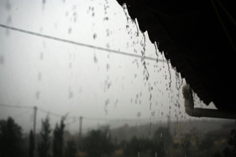 Πνίγηκε η χώρα με την πρώτη δυνατή βροχή – Πλημμύρισαν δρόμοι και… καράβια βγήκαν στη στεριά | Newsit.gr Πνίγηκε η χώρα με την πρώτη δυνατή βροχή – Πλημμύρισαν δρόμοι και… καράβια βγήκαν στη στεριά | Newsit.gr