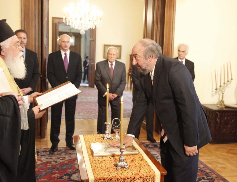 Ορκίστηκε ο νέος υφ. Πολιτισμού | Newsit.gr Ορκίστηκε ο νέος υφ. Πολιτισμού | Newsit.gr