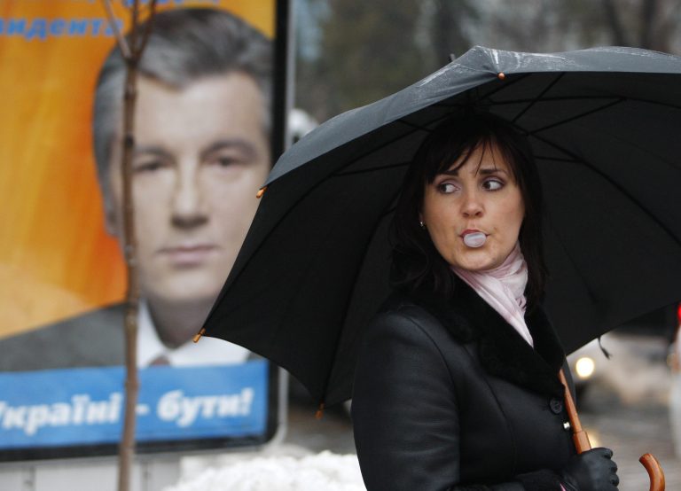 Βγάζουν την ψήφο τους στο σφυρί | Newsit.gr Βγάζουν την ψήφο τους στο σφυρί | Newsit.gr