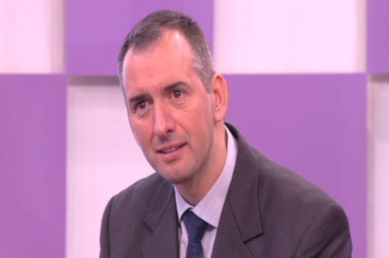 Η Βίκυ Χατζηβασιλείου ανατρέπει τα δεδομένα, υποδέχεται πρώτα τον παραλήπτη του Πακέτου! | Newsit.gr Η Βίκυ Χατζηβασιλείου ανατρέπει τα δεδομένα, υποδέχεται πρώτα τον παραλήπτη του Πακέτου! | Newsit.gr