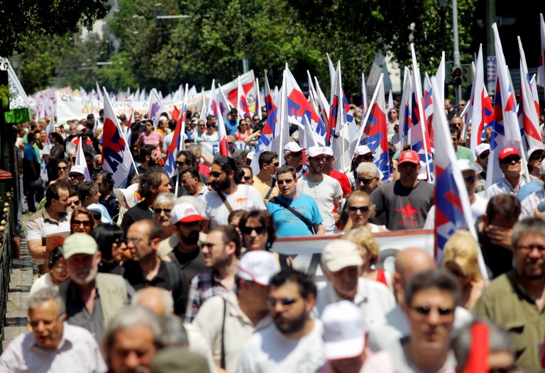 Θεσσαλονίκη: Πορεία του ΠΑΜΕ για το μεσοπρόθεσμο | Newsit.gr Θεσσαλονίκη: Πορεία του ΠΑΜΕ για το μεσοπρόθεσμο | Newsit.gr