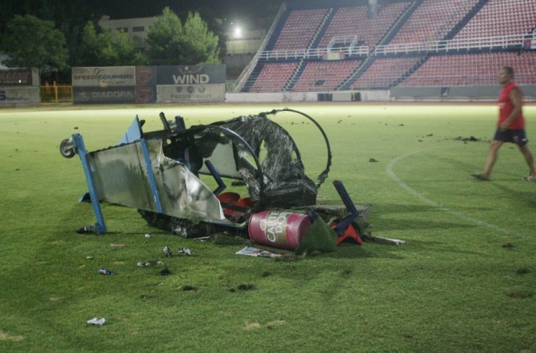Newsit:» Τινάζουν» στον αέρα το ελληνικό ποδόσφαιρο. Χούλιγκαν και ανύπαρκτο κράτος μας έκαναν διεθνώς ρεζίλι! | Newsit.gr Newsit:» Τινάζουν» στον αέρα το ελληνικό ποδόσφαιρο. Χούλιγκαν και ανύπαρκτο κράτος μας έκαναν διεθνώς ρεζίλι! | Newsit.gr