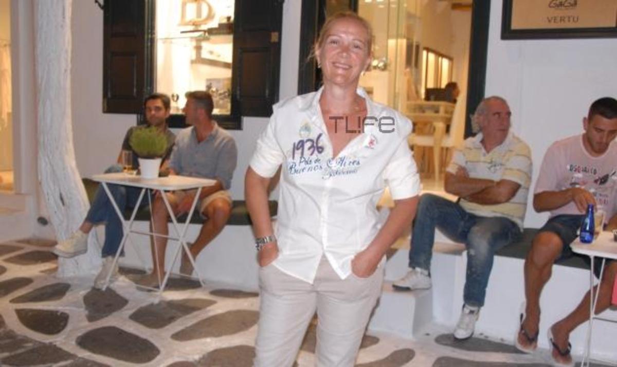 Ε. Πανοπούλου: Άκρως αδυνατισμένη και χωρίς μακιγιάζ κάνει βόλτες στα στενά της Μυκόνου! | Newsit.gr Ε. Πανοπούλου: Άκρως αδυνατισμένη και χωρίς μακιγιάζ κάνει βόλτες στα στενά της Μυκόνου! | Newsit.gr