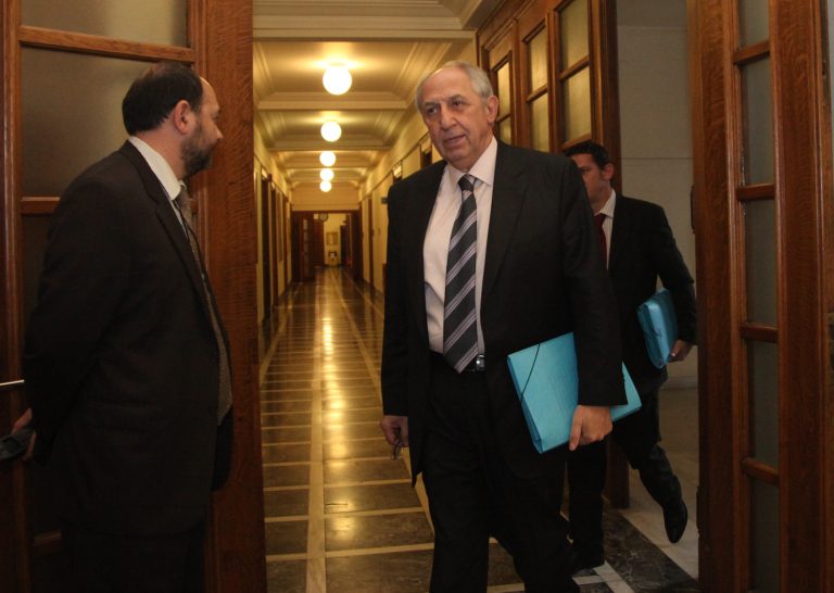 Νέο φαινόμενο αρρυθμίας στην κυβέρνηση Παπαδήμου με αιχμή τα ναρκωτικά | Newsit.gr Νέο φαινόμενο αρρυθμίας στην κυβέρνηση Παπαδήμου με αιχμή τα ναρκωτικά | Newsit.gr