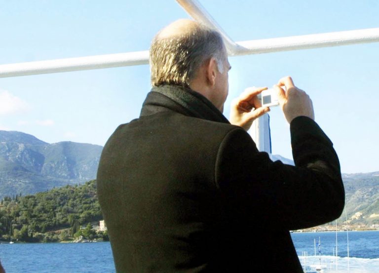 Ο πρωθυπουργός φωτογραφίζει τα χάλια της Αθήνας | Newsit.gr Ο πρωθυπουργός φωτογραφίζει τα χάλια της Αθήνας | Newsit.gr