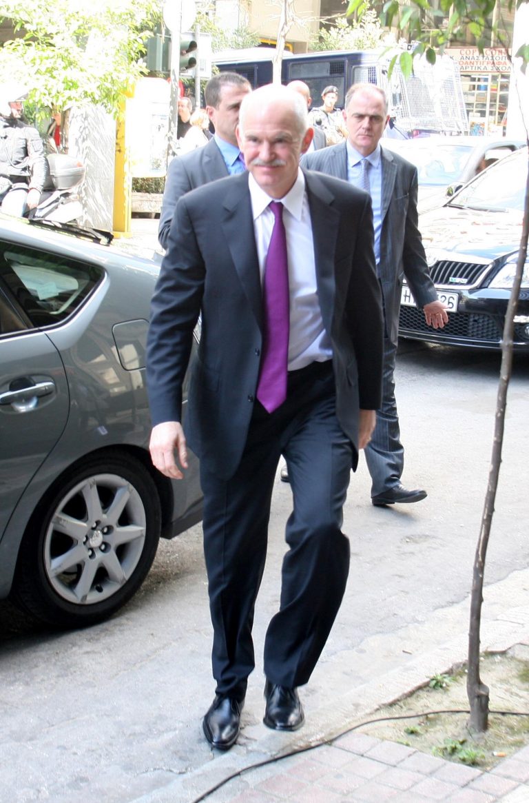 Πήγε ο πρωθυπουργός να δει τον Α. Λοβέρδο αλλά δεν τον βρήκε | Newsit.gr Πήγε ο πρωθυπουργός να δει τον Α. Λοβέρδο αλλά δεν τον βρήκε | Newsit.gr