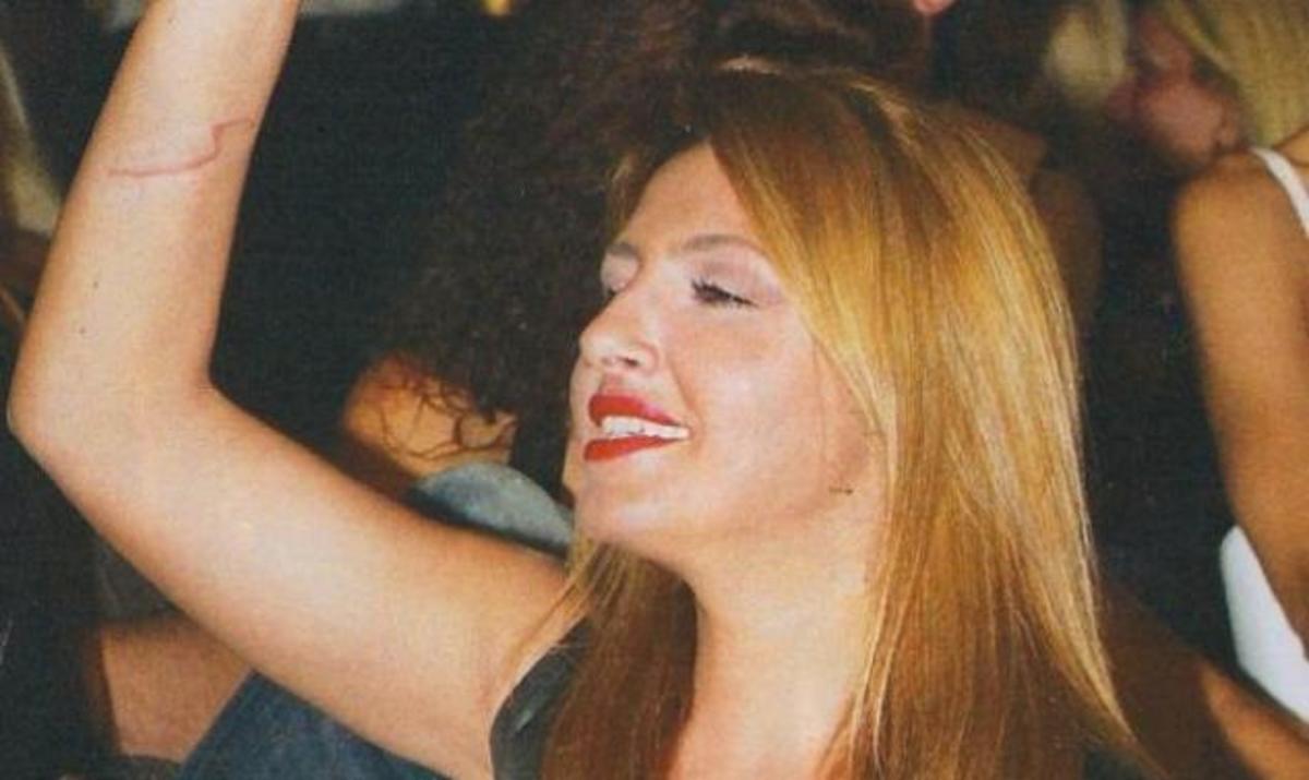 Ε. Παπαρίζου: Καινούρια αρχή και αλλαγές στο look της! | Newsit.gr Ε. Παπαρίζου: Καινούρια αρχή και αλλαγές στο look της! | Newsit.gr