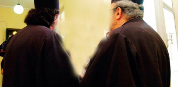 Λάρισα: Πώς λέτε ότι κατάφεραν δύο ιερείς να πάρουν αύξηση στα χρόνια των μνημονίων; | Newsit.gr Λάρισα: Πώς λέτε ότι κατάφεραν δύο ιερείς να πάρουν αύξηση στα χρόνια των μνημονίων; | Newsit.gr
