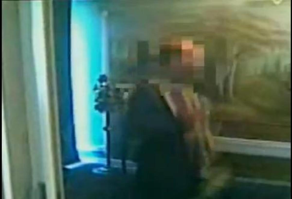 ΑΠΙΣΤΕΥΤΟ! Παπάς χορεύει και τραγουδάει το «Ο Κυρ Θάνος πέθανε» μπροστά σε φέρετρο! | Newsit.gr ΑΠΙΣΤΕΥΤΟ! Παπάς χορεύει και τραγουδάει το «Ο Κυρ Θάνος πέθανε» μπροστά σε φέρετρο! | Newsit.gr