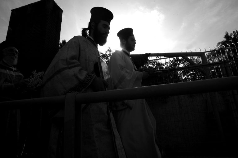 Κορινθία: Ερωτική ιστορία με πρωταγωνιστή έναν παπά και μία 15χρονη! | Newsit.gr Κορινθία: Ερωτική ιστορία με πρωταγωνιστή έναν παπά και μία 15χρονη! | Newsit.gr