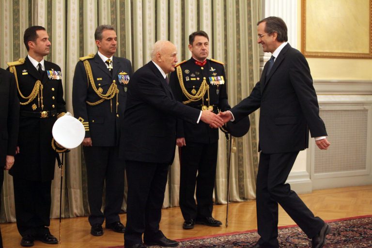 Ευχήθηκαν καλή χρονιά στον Πρόεδρο! (ΦΩΤΟ) | Newsit.gr Ευχήθηκαν καλή χρονιά στον Πρόεδρο! (ΦΩΤΟ) | Newsit.gr