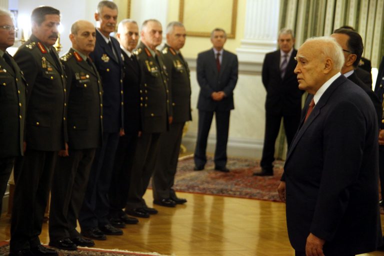 Παπούλιας για Κύπρο: Σαν να μην έφταναν τα δικά μας | Newsit.gr Παπούλιας για Κύπρο: Σαν να μην έφταναν τα δικά μας | Newsit.gr