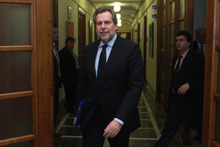 Αμφίβολη η υποψηφιότητα του Παπουτσή | Newsit.gr Αμφίβολη η υποψηφιότητα του Παπουτσή | Newsit.gr