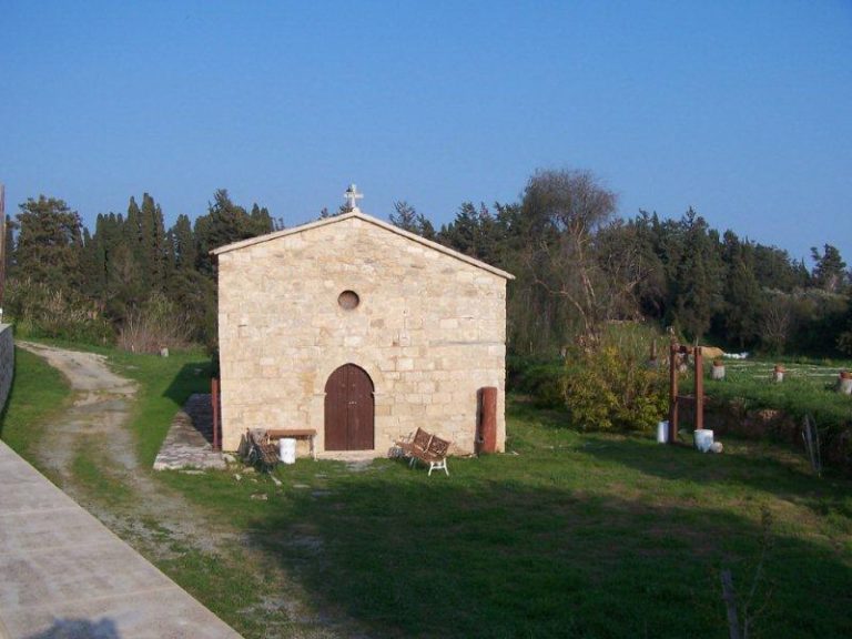 Τους έταξαν μνημείο για το νεκρό αδερφό τους και τους τα πήραν όλα! | Newsit.gr Τους έταξαν μνημείο για το νεκρό αδερφό τους και τους τα πήραν όλα! | Newsit.gr