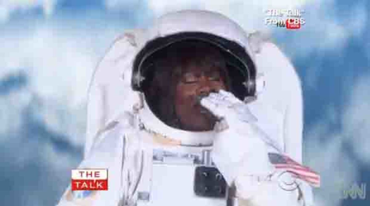 Οι παρωδίες για το άλμα του Felix Baumgartner – VIDEO | Newsit.gr Οι παρωδίες για το άλμα του Felix Baumgartner – VIDEO | Newsit.gr