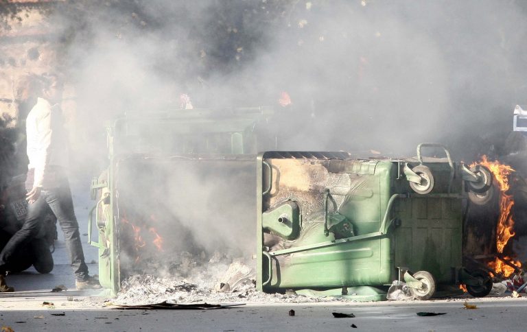 Ηράκλειο : Φωτιές και πετροπόλεμος πριν τον αγώνα ΟΦΗ-ΠΑΣ | Newsit.gr Ηράκλειο : Φωτιές και πετροπόλεμος πριν τον αγώνα ΟΦΗ-ΠΑΣ | Newsit.gr